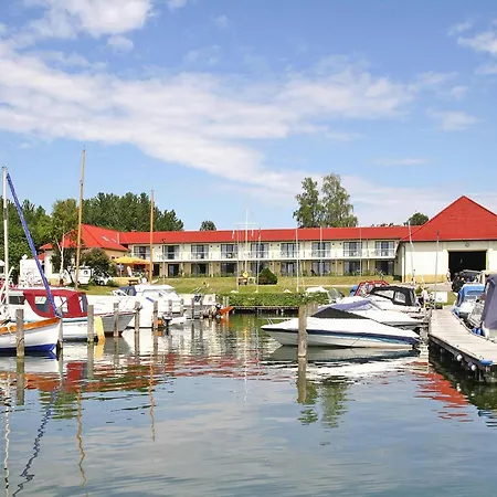 Apartment Am Heidensee In Schwerin, Cleaning Included *